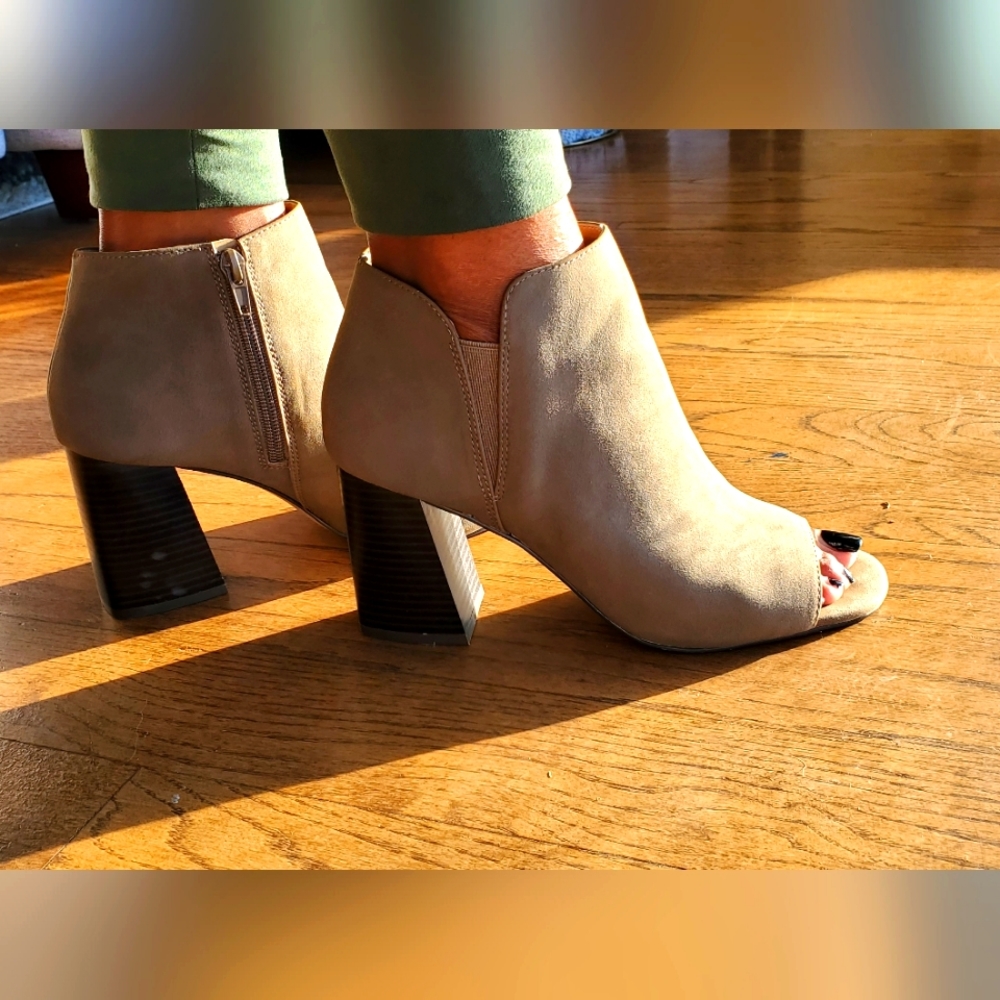 Market & Spruce Peep Toe Shootie